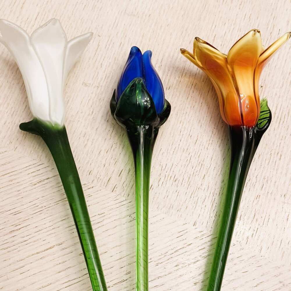 Vintage Hand Blown Art Glass Flower with Long Stem Set of 3 – A2